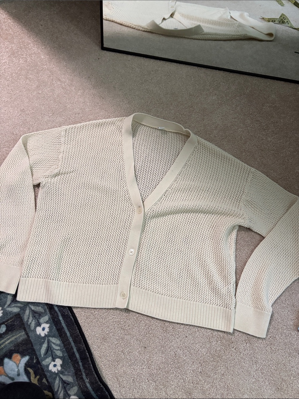 Uniqlo Ivory Open-Knit V-Neck Button Cardigan
